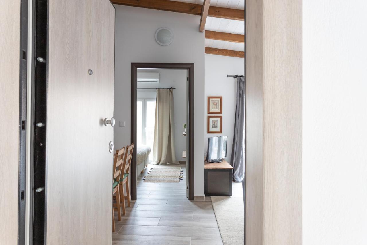 Modern City Center Loft Ioannina Buitenkant foto